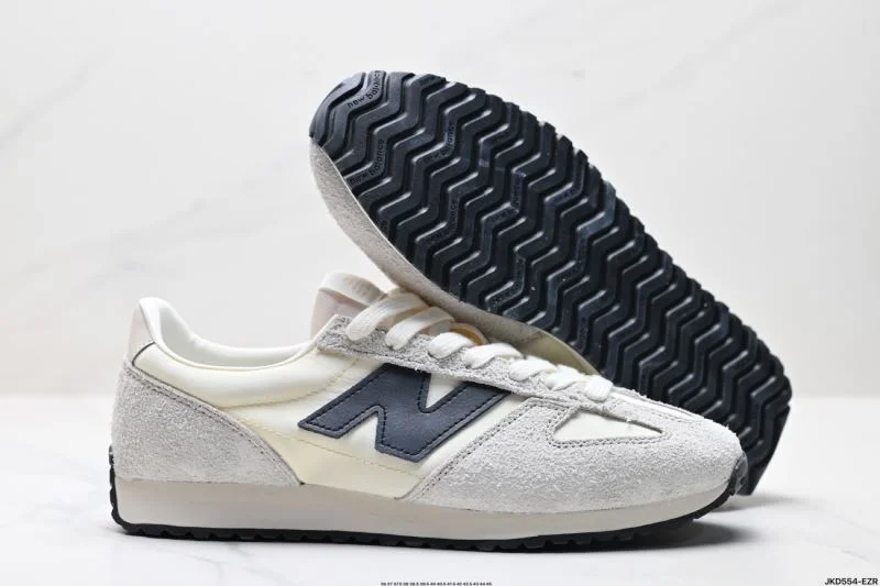 New Balance Shoes DailyWear 3207