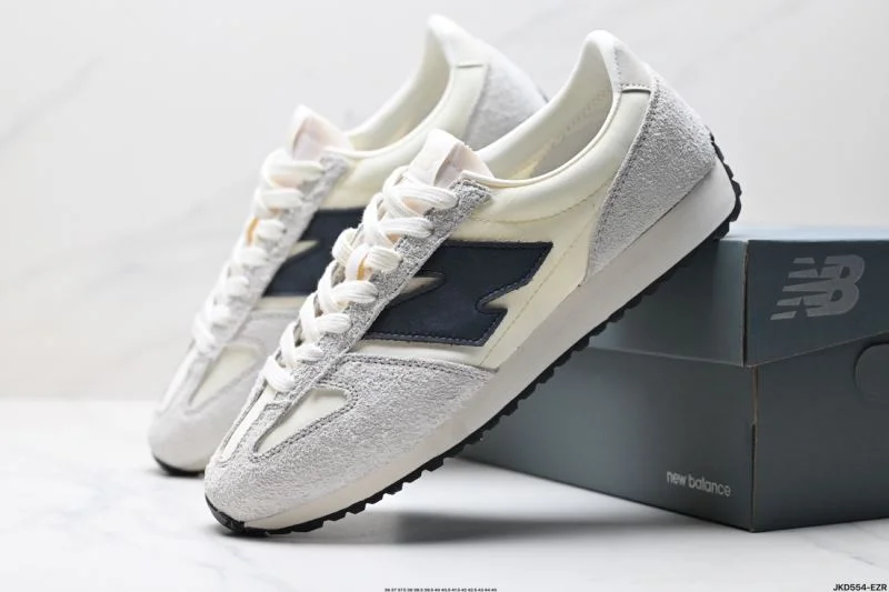 New Balance Shoes DailyWear 3207