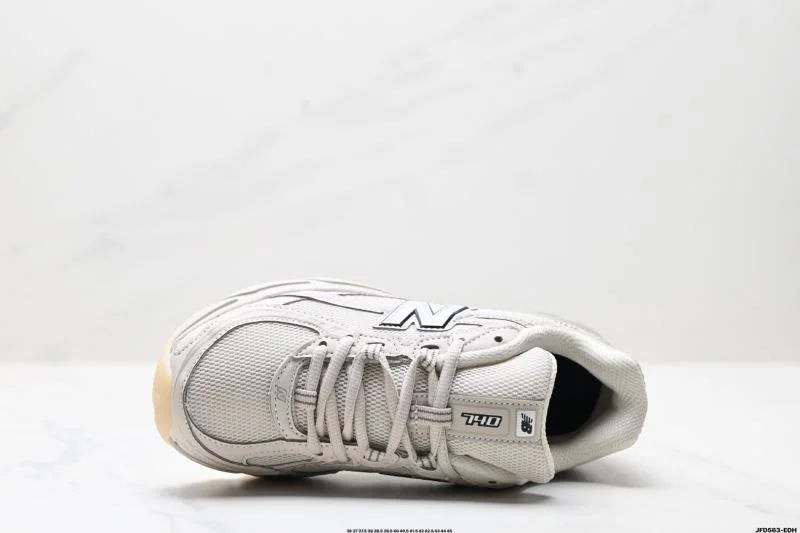 TimelessDesign New Balance Shoes 3284