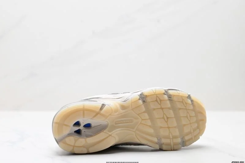 TimelessDesign New Balance Shoes 3284