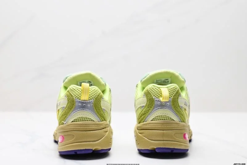 MoistureWicking New Balance Shoes 3209