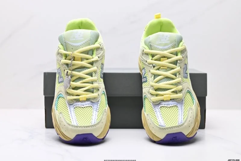 MoistureWicking New Balance Shoes 3209