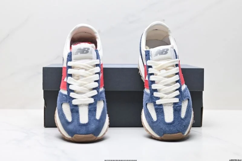 Elegant New Balance Shoes 3234