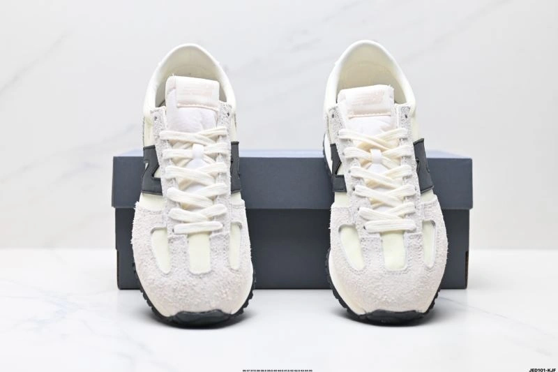 New Balance Shoes Bright 3138