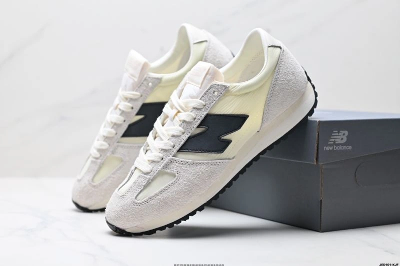 New Balance Shoes Bright 3138