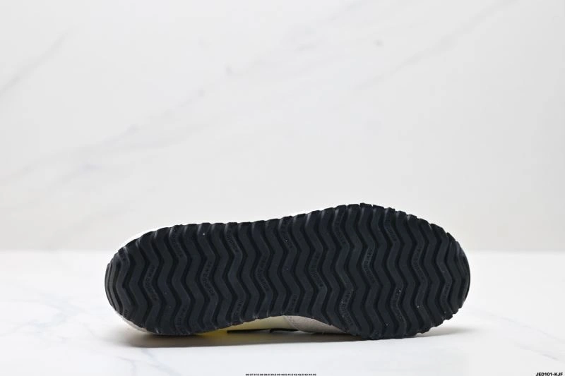 New Balance Shoes Bright 3138