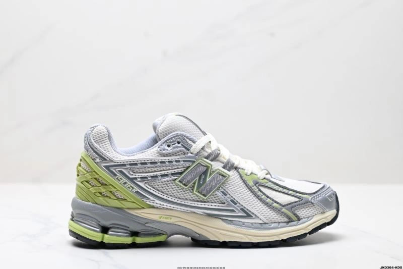 SoftTouch New Balance Shoes 3124