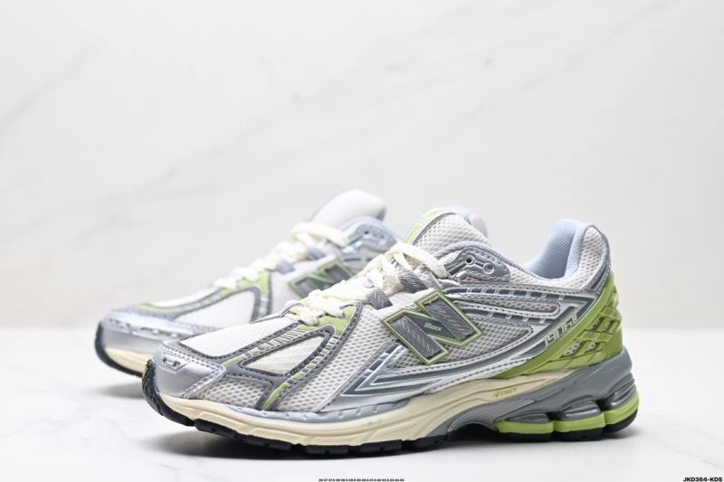 SoftTouch New Balance Shoes 3124