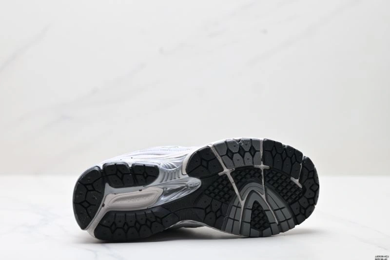 New Balance Shoes Stretchable 2251