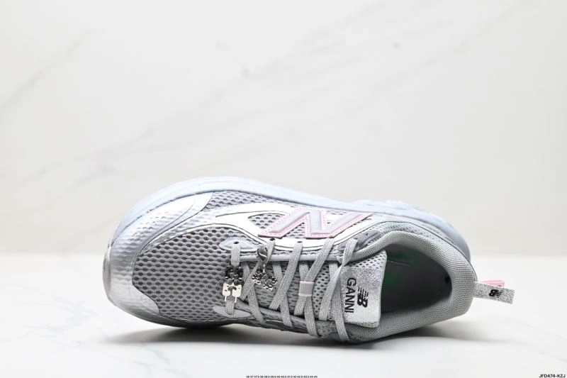 New Balance Shoes Unique 2246