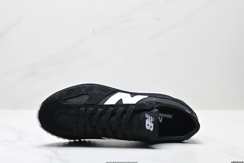 Bold New Balance Shoes 2239