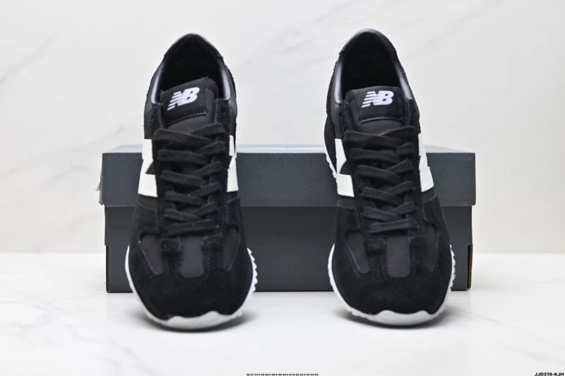 Bold New Balance Shoes 2239