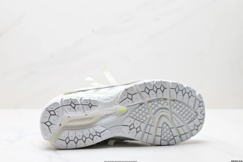 OdorResistant New Balance Shoes 2256