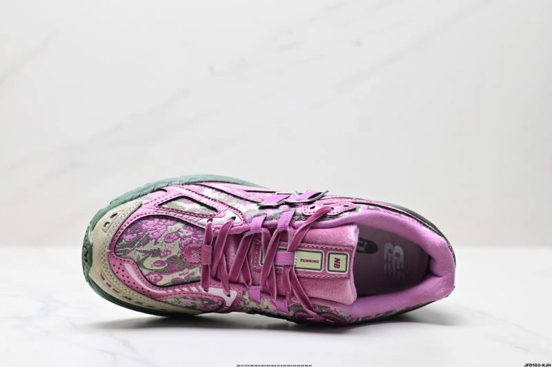 OdorResistant New Balance Shoes 2247