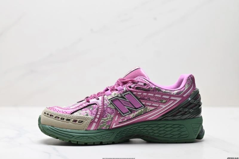 OdorResistant New Balance Shoes 2247