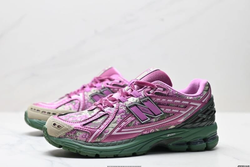 OdorResistant New Balance Shoes 2247