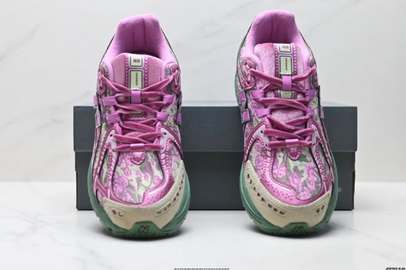 OdorResistant New Balance Shoes 2247