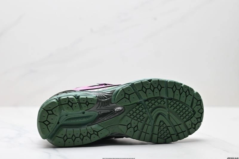 OdorResistant New Balance Shoes 2247