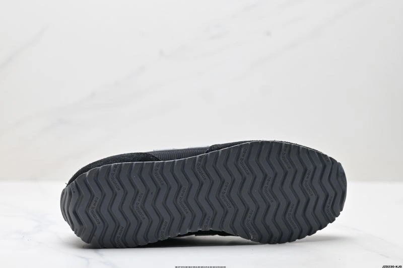 New Balance Shoes Classic 2240