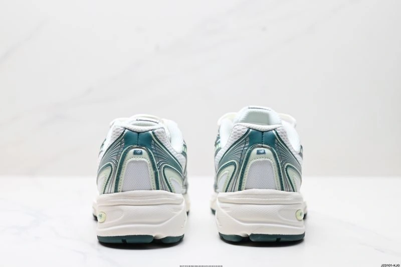 New Balance Shoes Sporty 2233