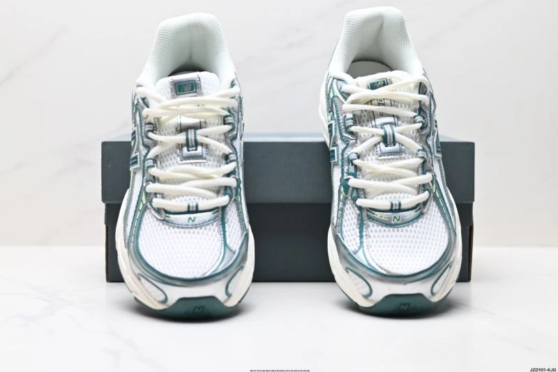 New Balance Shoes Sporty 2233