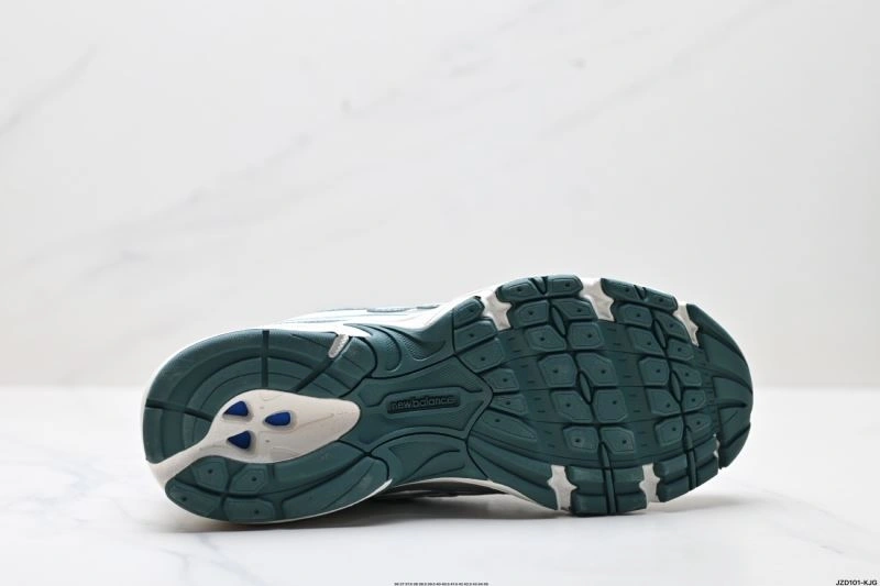 New Balance Shoes Sporty 2233