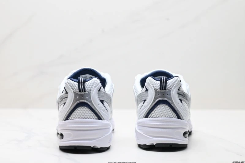 New Balance Shoes UrbanChic 2225
