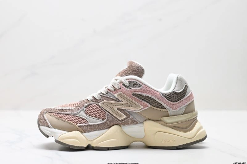 New Balance Shoes Versatile 2218