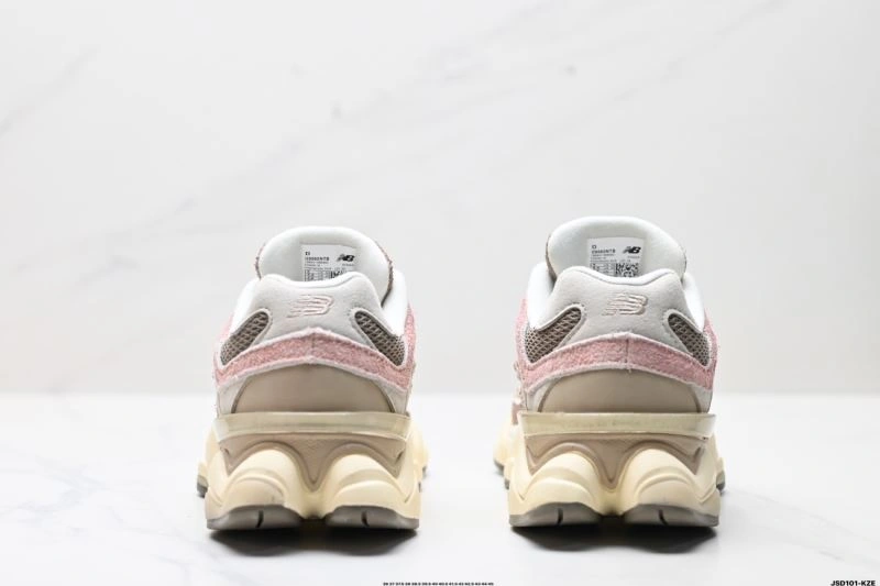New Balance Shoes Versatile 2218