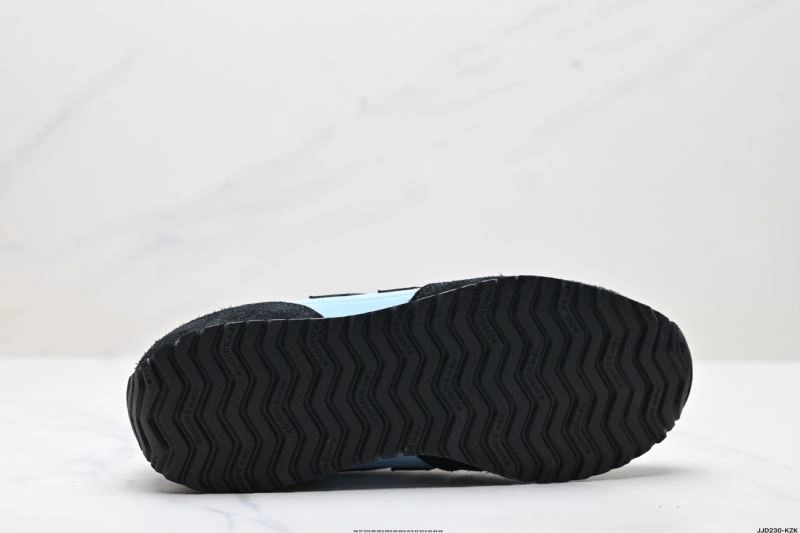 MoistureWicking New Balance Shoes 2205