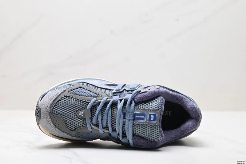 New Balance Shoes Resilient 2210