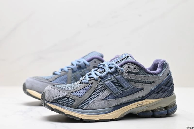 New Balance Shoes Resilient 2210