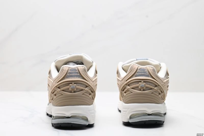 MoistureWicking New Balance Shoes 2208