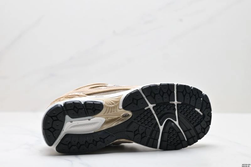 MoistureWicking New Balance Shoes 2208