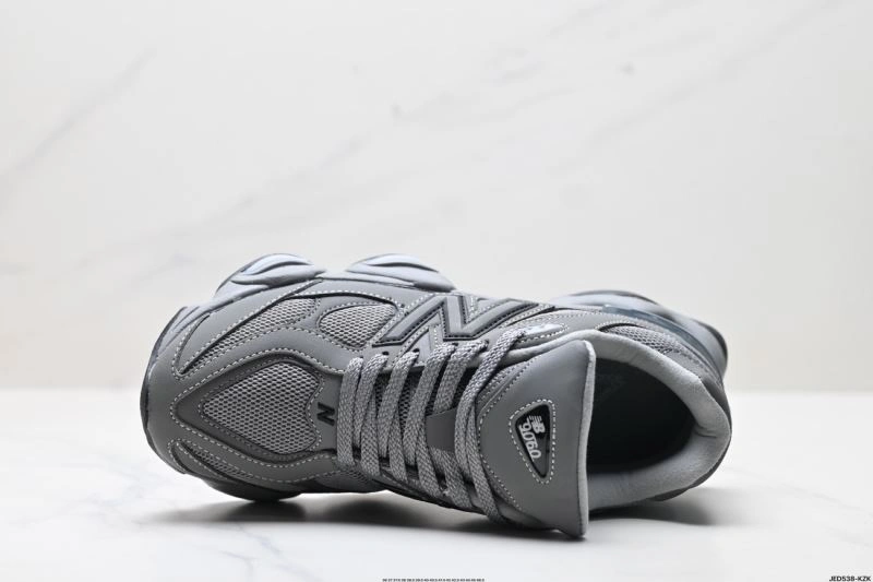 New Balance Shoes Sleek 2204