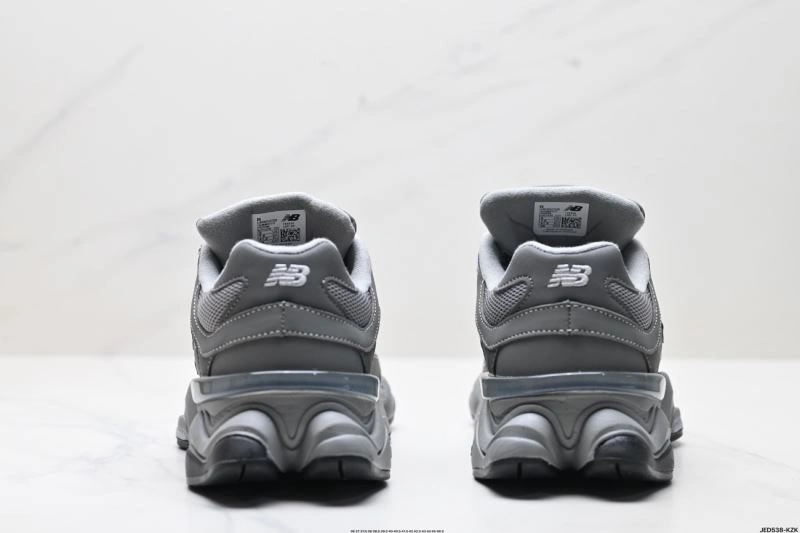 New Balance Shoes Sleek 2204