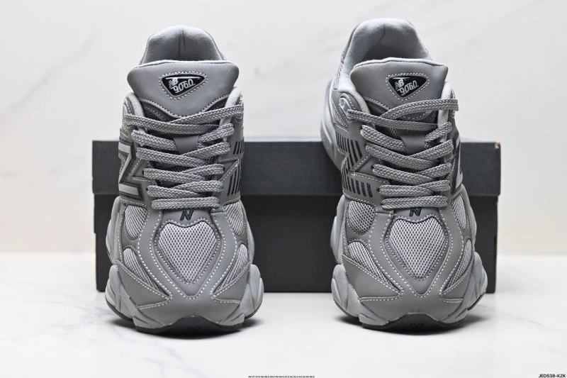 New Balance Shoes Sleek 2204