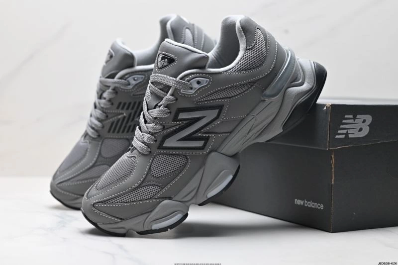 New Balance Shoes Sleek 2204