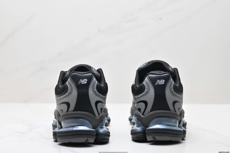 Lightweight New Balance Shoes 2186