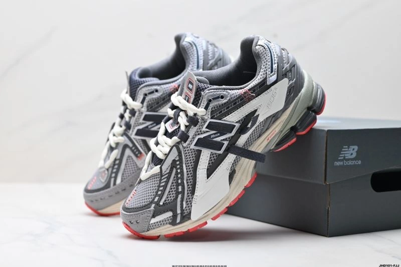 Classic New Balance Shoes 2229