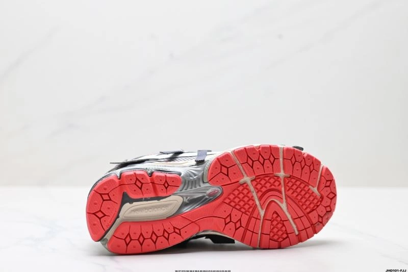 Classic New Balance Shoes 2229
