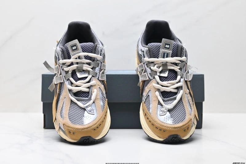 UrbanStyle New Balance Shoes 2152