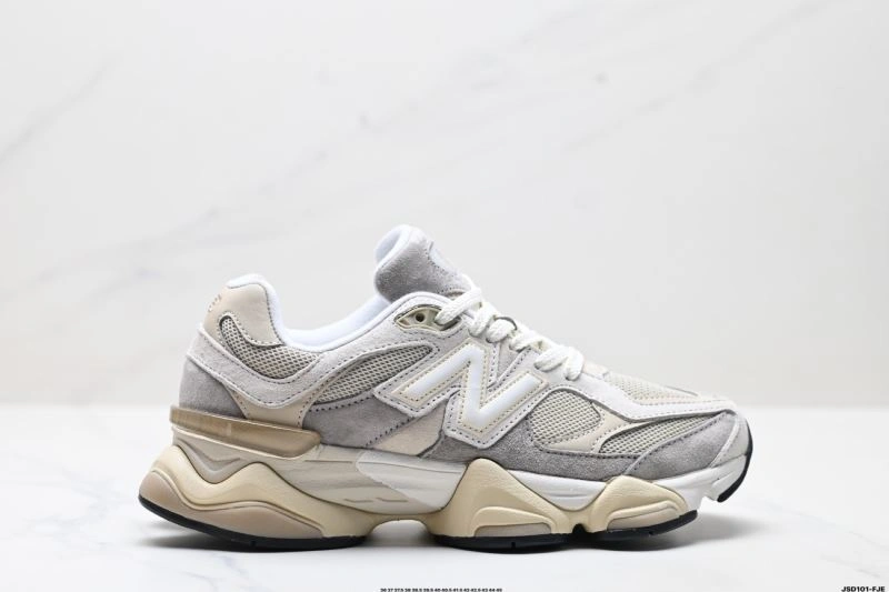 Timeless New Balance Shoes 2220