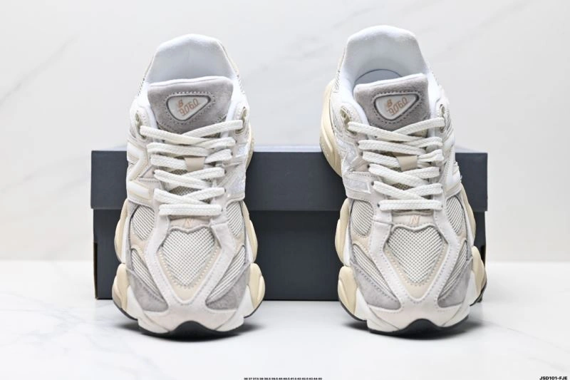 Timeless New Balance Shoes 2220