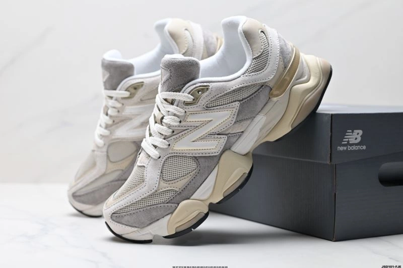 Timeless New Balance Shoes 2220