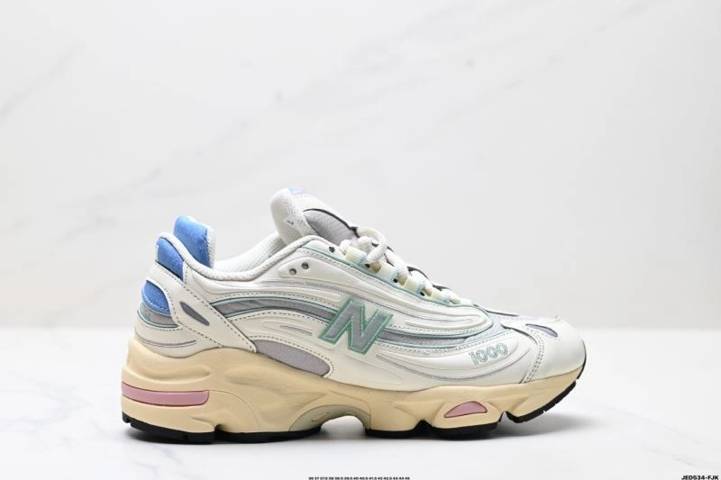 TechFriendly New Balance Shoes 2213