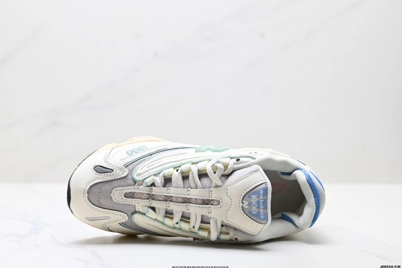 TechFriendly New Balance Shoes 2213