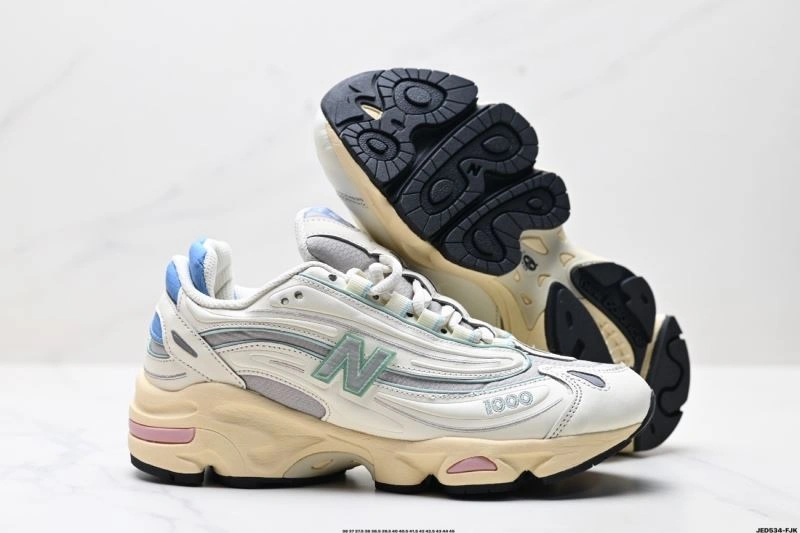 TechFriendly New Balance Shoes 2213