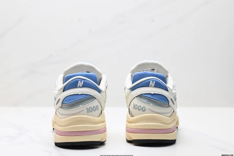TechFriendly New Balance Shoes 2213