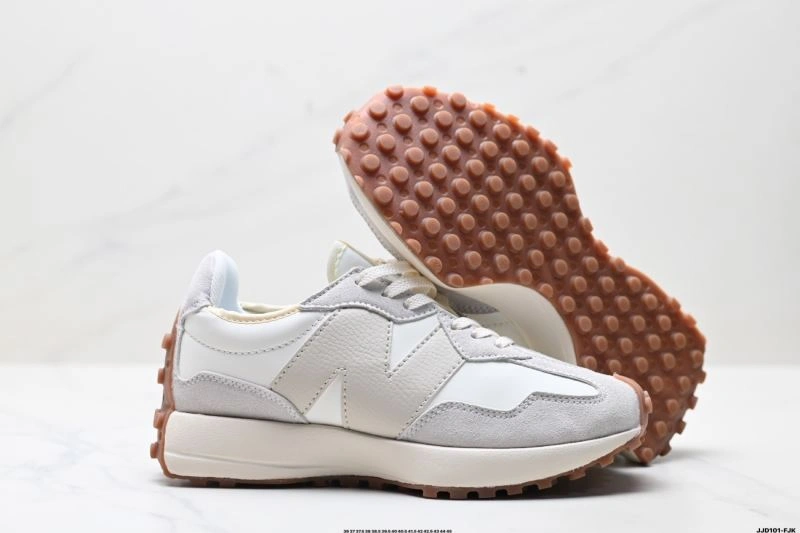 EyeCatching New Balance Shoes 2209